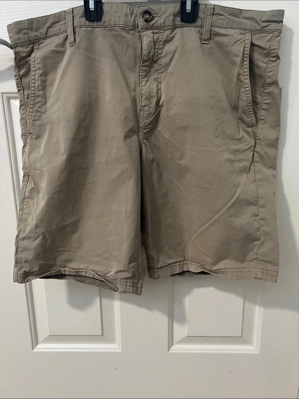 John Varvatos Men's Tan Flat-Front Shorts